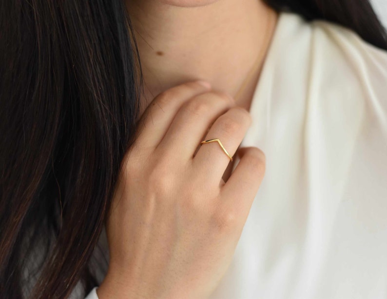 Handmade and dainty jewelry made in Montreal by Piper & Pearl Jewelry. Feminine, modern and delicate, perfect for a gift for her. Collections of costume, vermeil and fine jewelry. Delicate vermeil gold chevron wishbone ring.