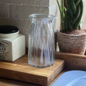 Clear glass vase, Vintage style glass vase, 20cm patterned clear glass vase, Dried flower vase, Simplistic glass vase.