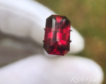 Hot Pink Garnet - 5.84 carats