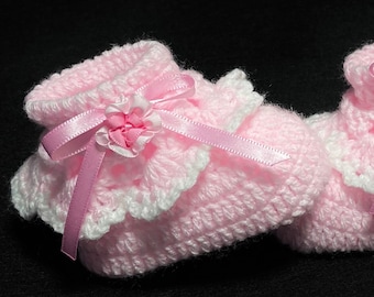 Digital PDF Crochet Pattern: Adorable Ruffles and Bows Crochet Baby Booties, Cuffed Shoes Pattern with Video Tutorial by Crochet for Baby