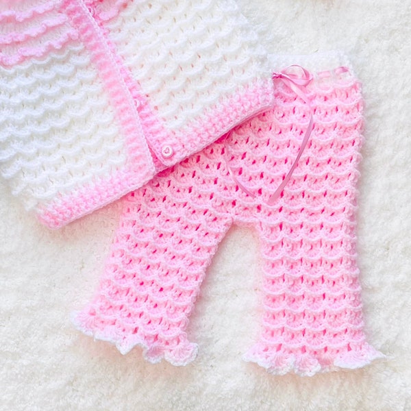 Digital PDF Crochet Pattern: Crochet baby pants or crochet baby trousers pattern in various sizes with video tutorial by Crochet for Baby