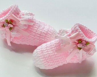 Digital PDF Crochet Pattern: Easy crochet baby booties, crochet baby shoes with follow along video tutorial by Crochet for Baby patterns