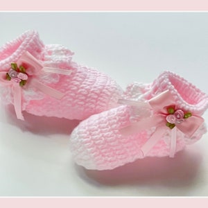 Digital PDF Crochet Pattern: Easy crochet baby booties, crochet baby shoes with follow along video tutorial by Crochet for Baby patterns