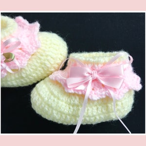 Digital PDF Crochet Pattern: Crochet baby Booties or Crochet Baby Shoes pattern with follow along video tutorial, Crochet for Baby Patterns