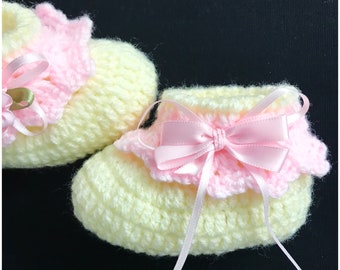 Digital PDF Crochet Pattern: Crochet baby Booties or Crochet Baby Shoes pattern with follow along video tutorial, Crochet for Baby Patterns