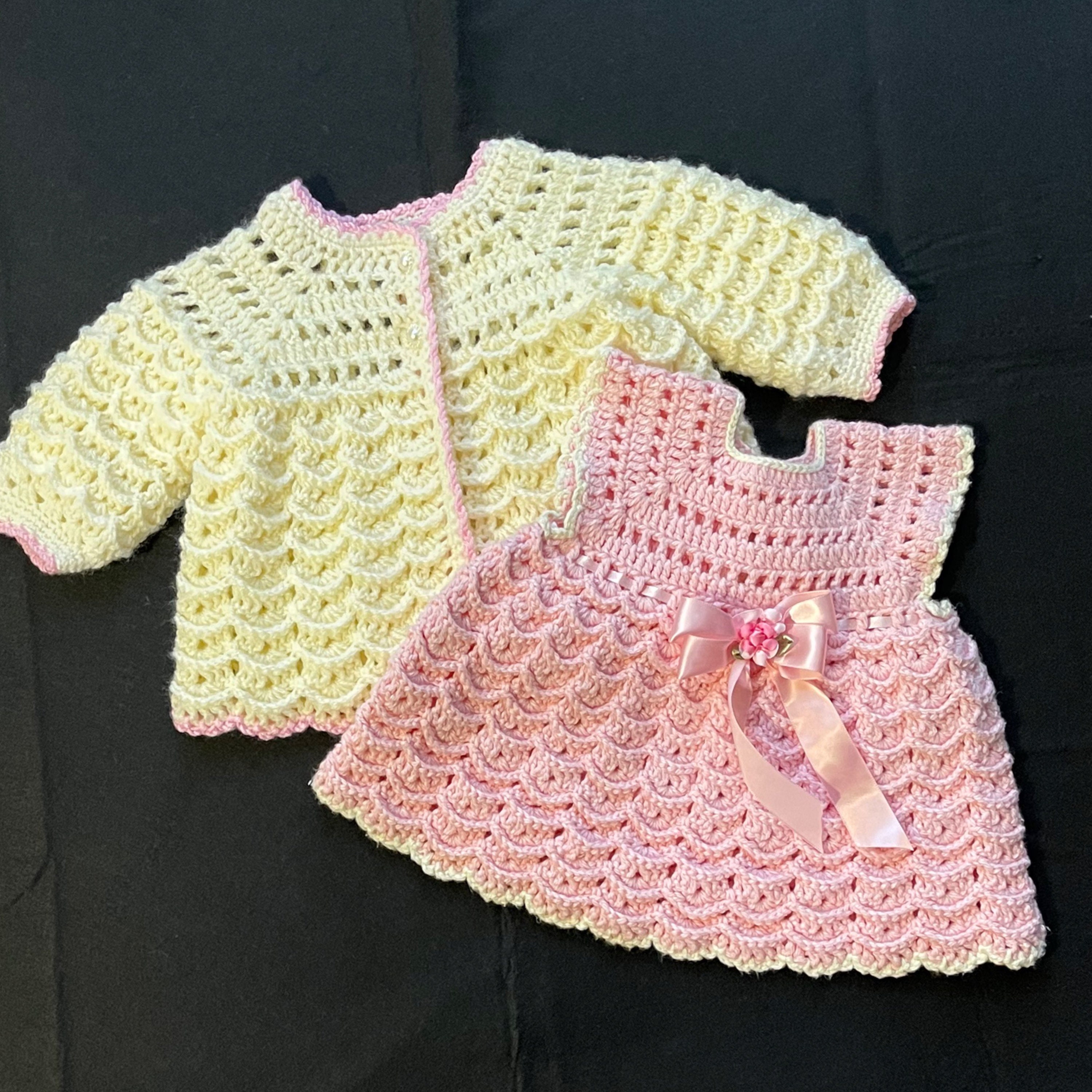 Modello all'uncinetto per vestito/top per neonati - da 0-3 mesi a 5-6 anni Include modello gratuito per pantaloni a sbuffo all'uncinetto - Italia