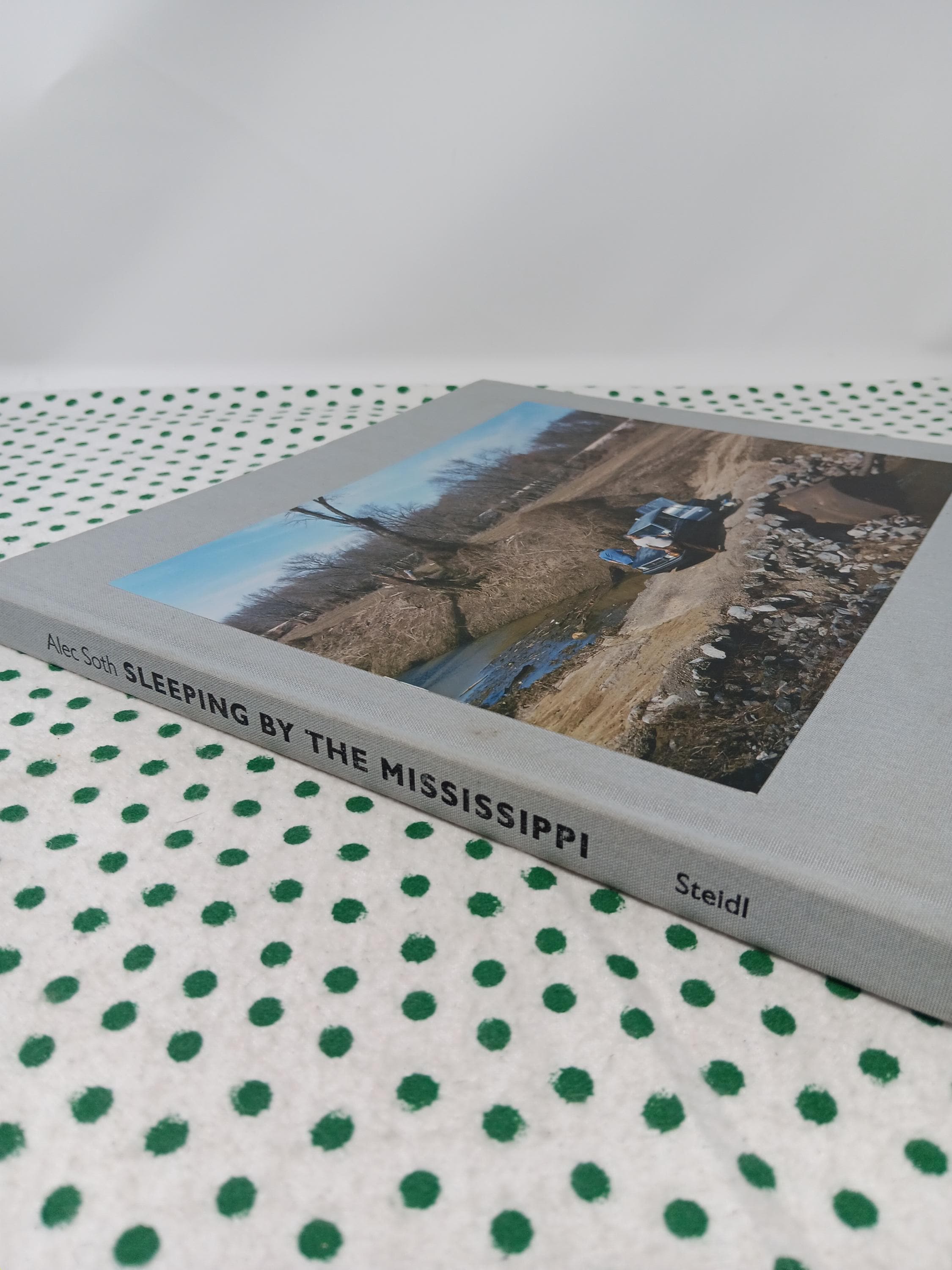 Sleeping by the Mississippi by Alec Soth Hardcover Photography