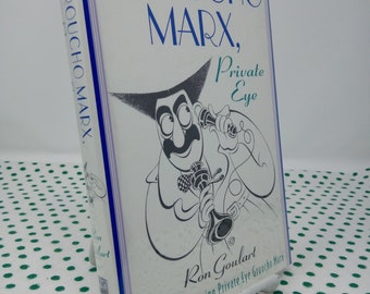 SIGNÉ Groucho Marx, Private Eye par Ron Goulart 1ère édition relié
