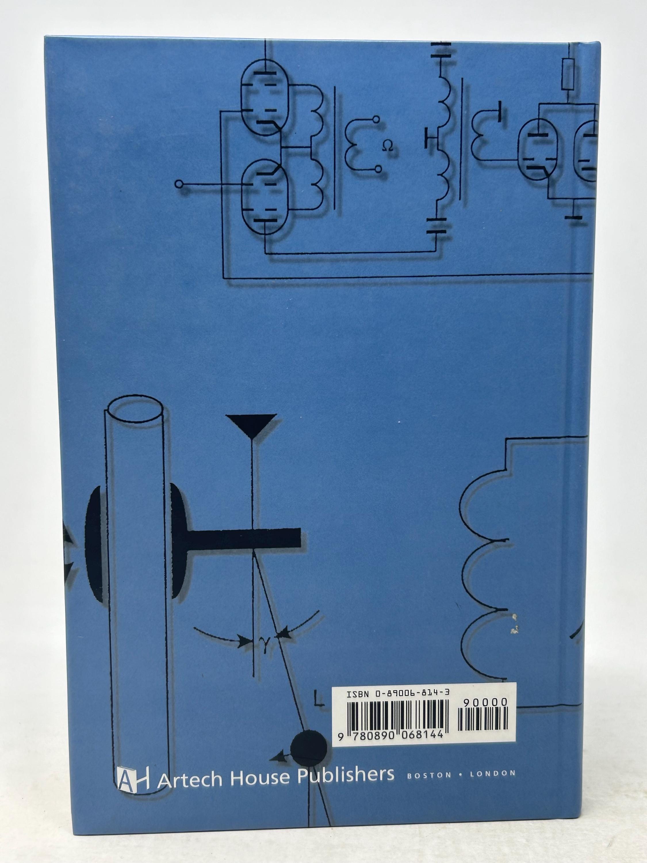 洋書 Signals, Oscillations, and Waves Signals, Oscillations, and Waves by David Vakman a Modern Approach