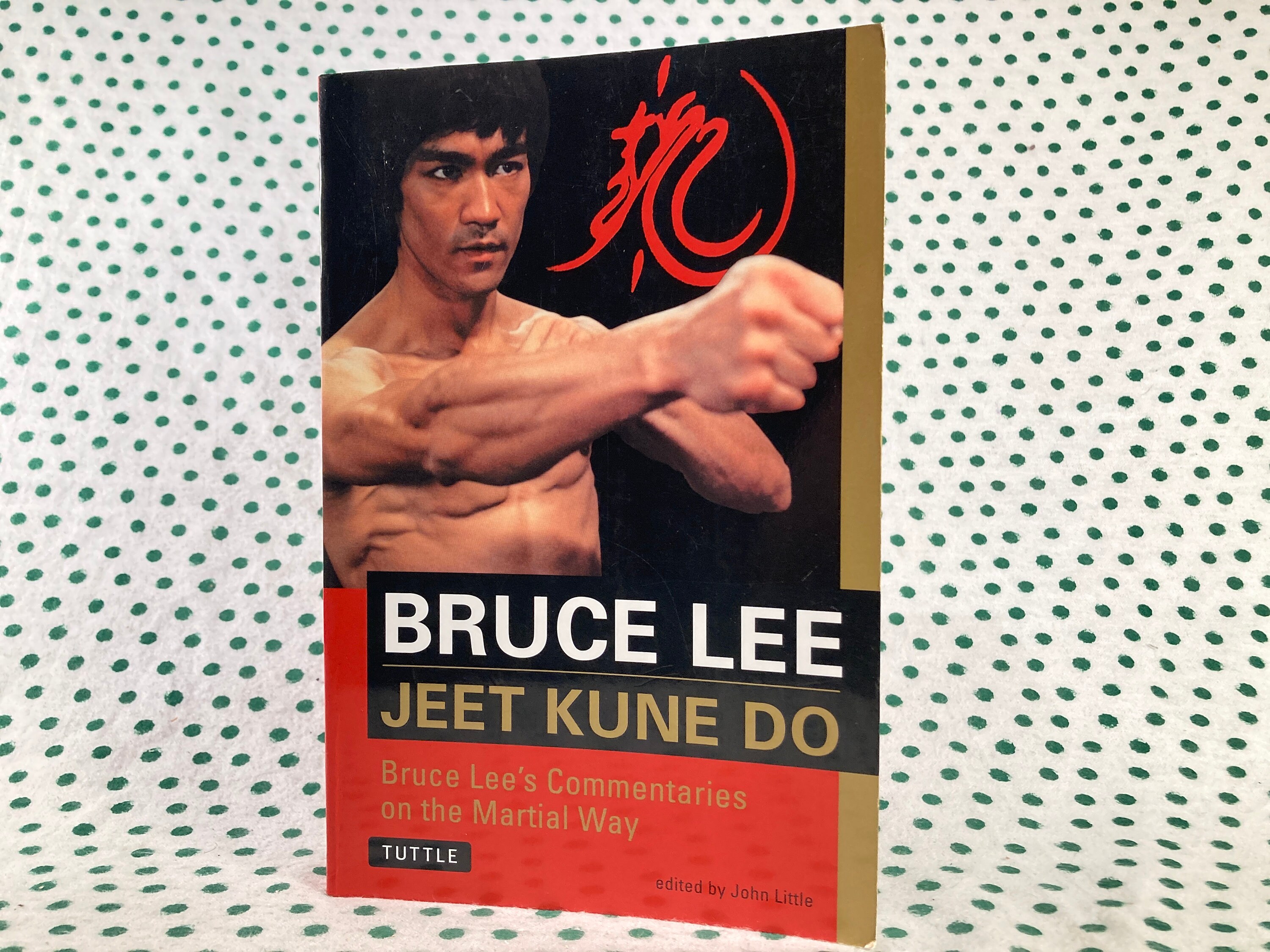 Bruce Lee Jeet Kune Do Bruce Lees Commentaria on the Marital Way Edited by  John Little. Tuttle Publishing - Etsy