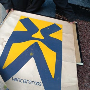 Venceremos vintage silkscreen-affisch, sällsynt och knapphändig på kraftigt affischpapper. Vintage protestaktivist-affisch