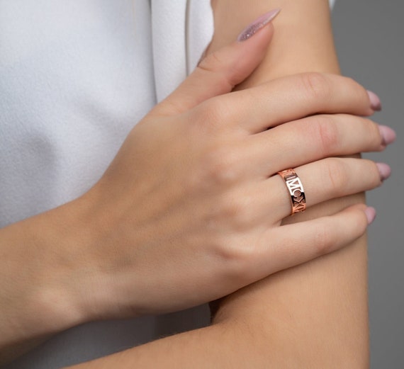 Bague avec chiffre romain signification hotsell