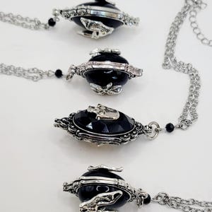 Gothic Bat Car Charm: Spooky Rearview Mirror Hanging image 10