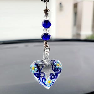 Charm coeur pour voiture : ornement de rétroviseur en verre fait main