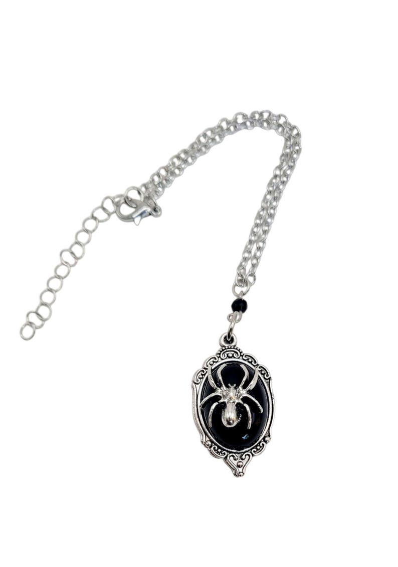 Gothic Bat Car Charm: Spooky Rearview Mirror Hanging Mini Black Spider