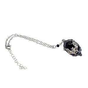 Gothic Bat Car Charm: Spooky Rearview Mirror Hanging Mini Black Bat