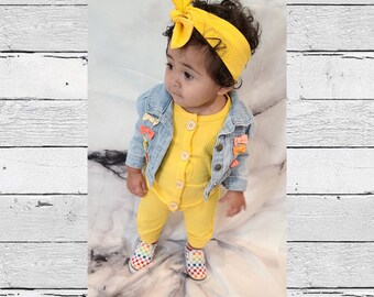 yellow romper outfit