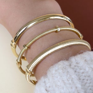 14k Solid Gold Beautiful Bangle / Stacking Bangle Bracelets / Gold Bracelet / Bangles Bracelet for Women / Stackable Bangles / Gift for Her