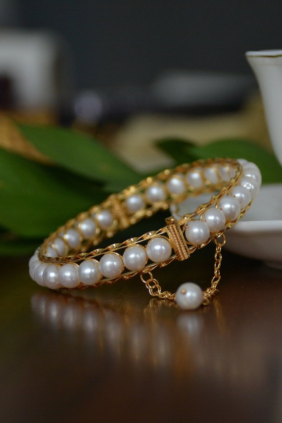 14K Yellow Gold Freshwater Cultured Pearl and Textured Brilliance Bead Bangle  Bracelet (8.0-8.5mm)