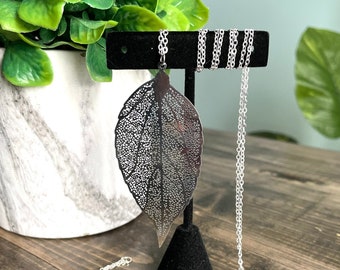 Silver Leaf Pendant Necklace