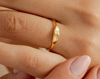 Personalized Birthflower Ring, Custom Engraved Band, Minimalist Birthflower Ring, Delicate Custom Jewelry for Mother&#39;s Day or Christmas Gift