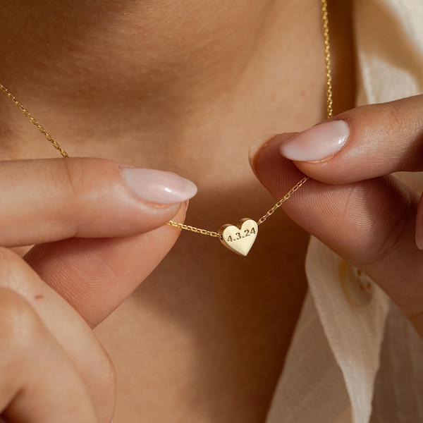Benutzerdefinierte gravierte Herz Anhänger, spezielle Datum Halskette, personalisierte Liebe Anhänger, gravierte Liebe Halskette, Name und Datum Schmuck Geschenk für sie