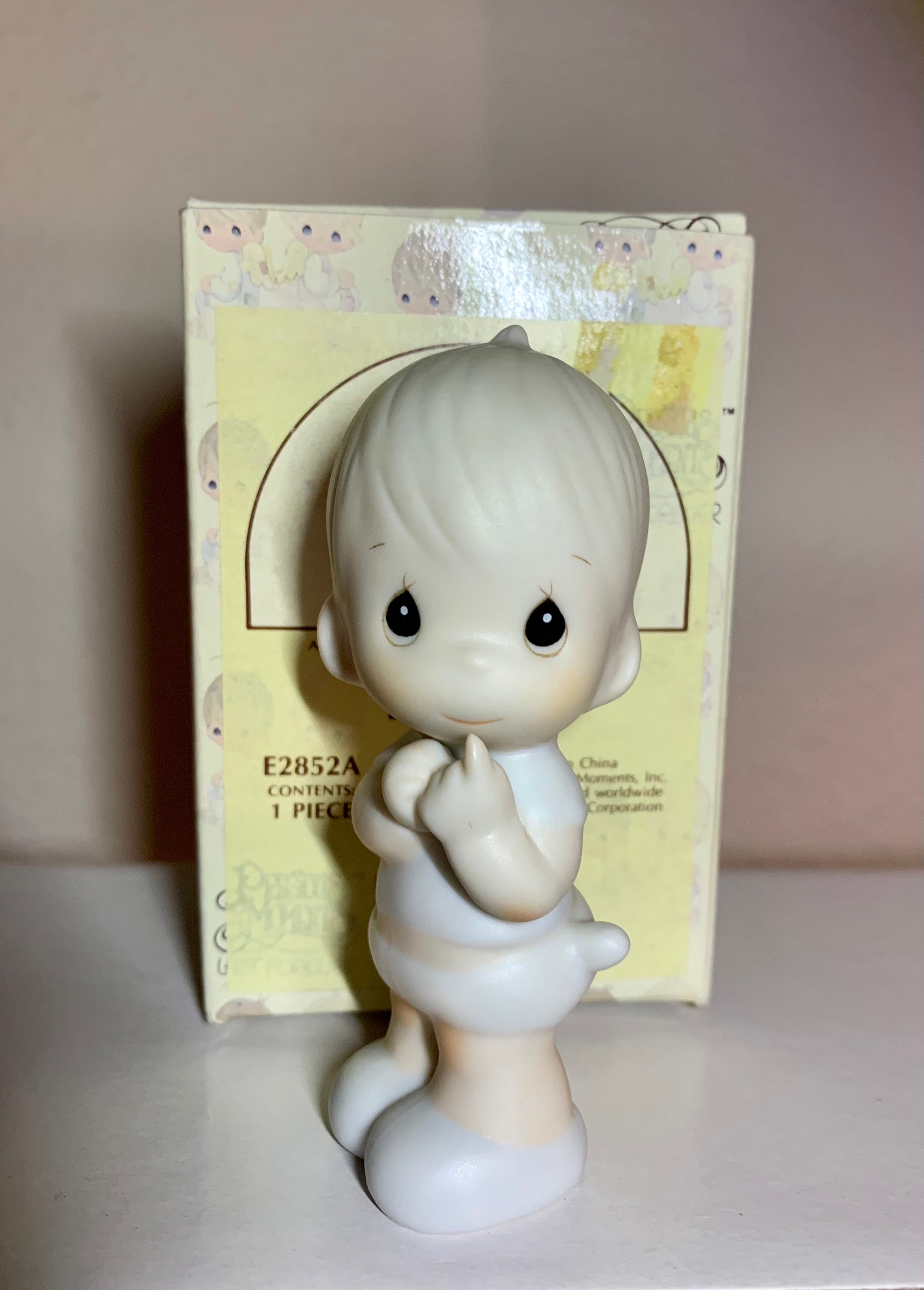 PRECIOUS MOMENTS FIGURINE - A CHILD IS A GIFT OF THE LORD (ANGEL W/BABY) 