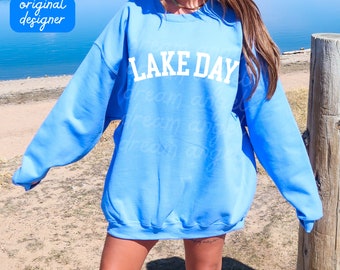 See Tag png Lake Cowgirl Ästhetik Sommerferien See Tshirt Design Sommer Bootfahren Angeln Bier und Boote Sublimation digitaler download