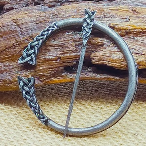 Penannular viking Brooch, Celtic Penannular Brooch Penannular Shawl Pin, Cloak Pin, Medieval Brooch Pin, Viking Celtic Brooch Pin