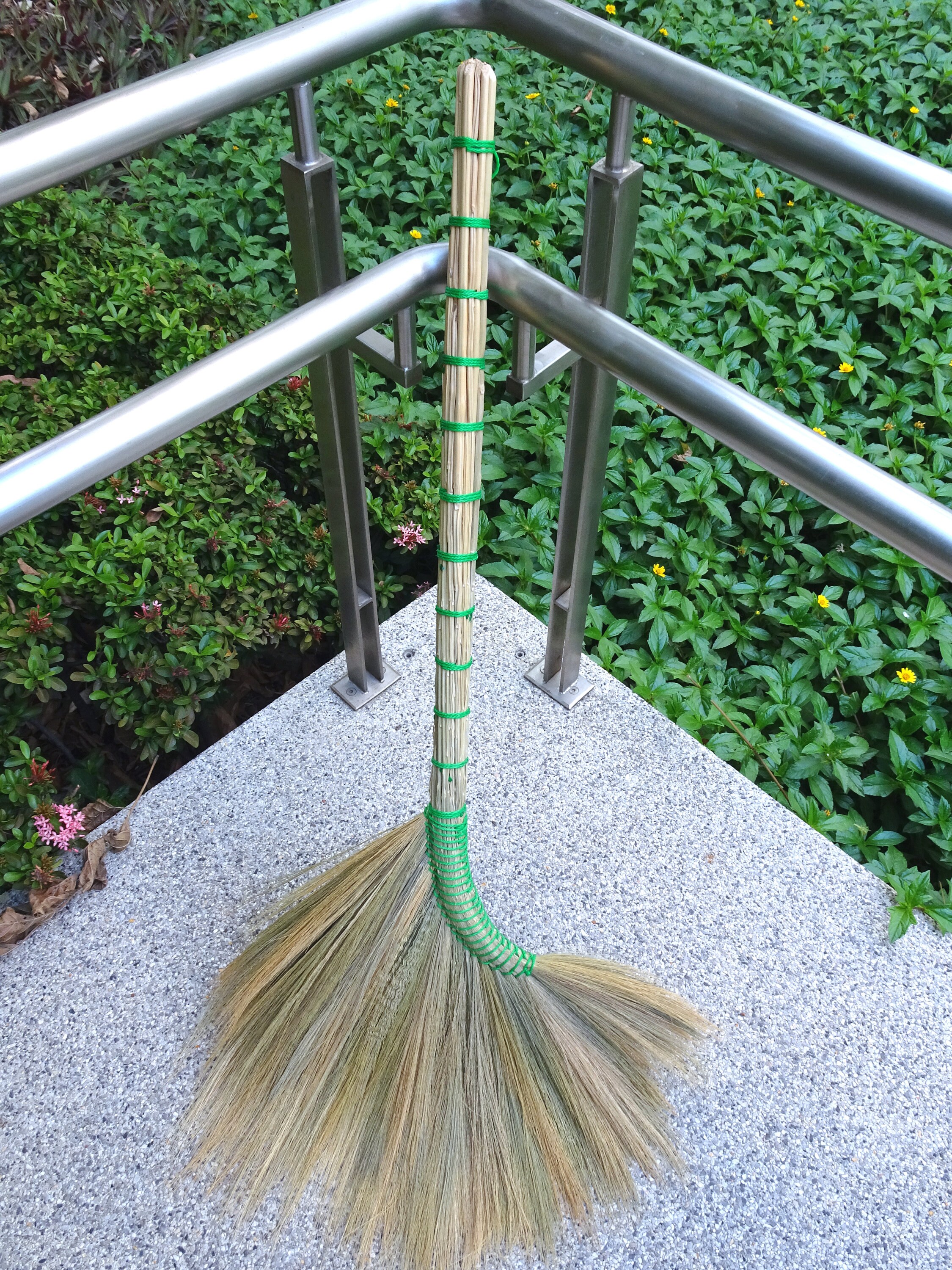 Handmade Asian Broom Thick Natural Thai Grass Broom for Sweeping