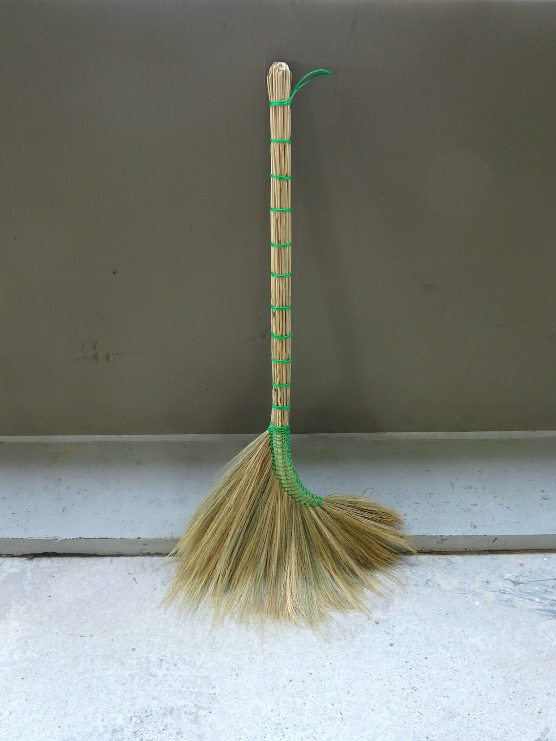 Handmade Asian Broom Thick Natural Thai Grass Broom for Sweeping