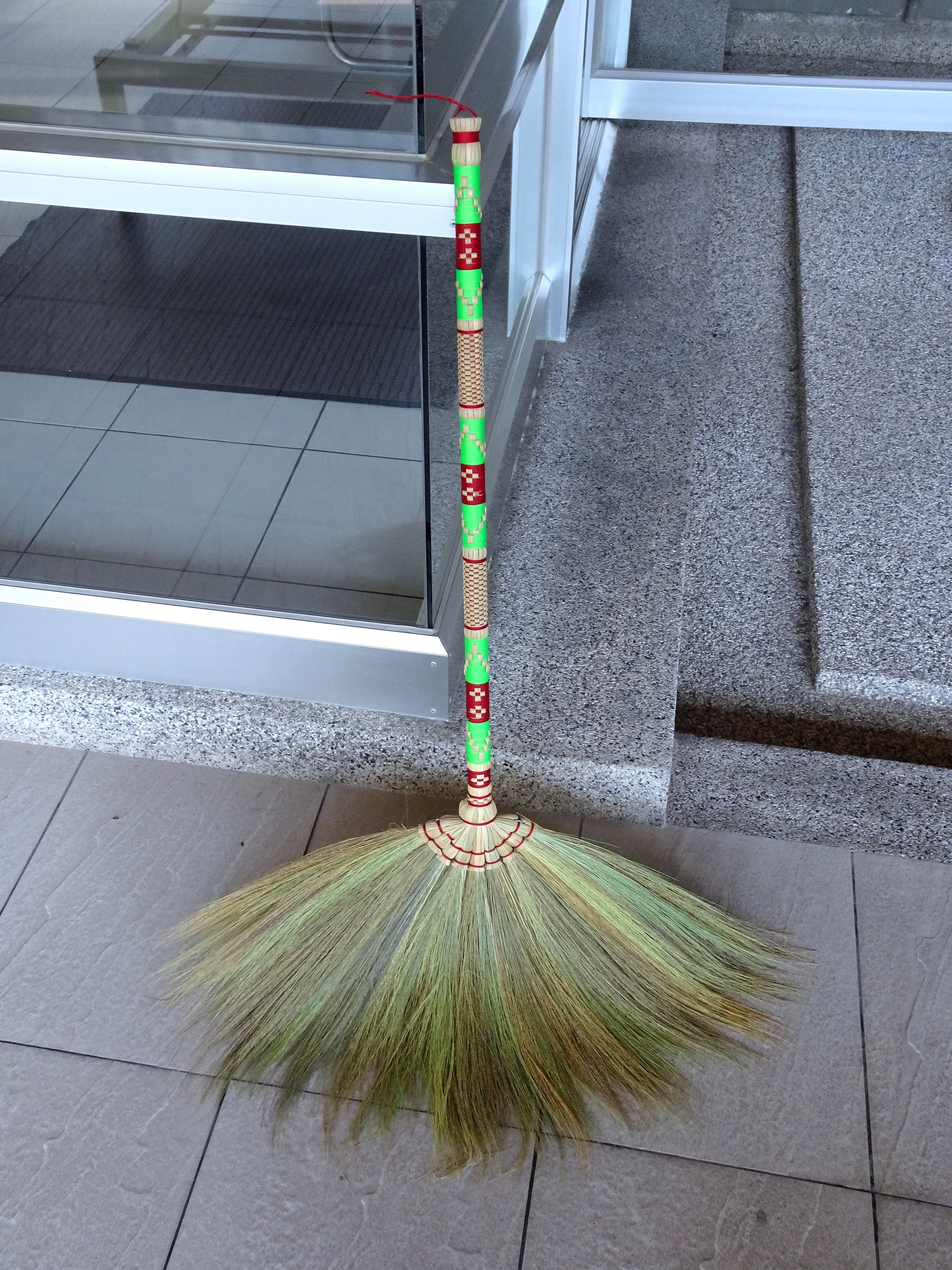 Handmade Asian Thai Natural Grass Broom for Sweeping with Wooden Broomstick