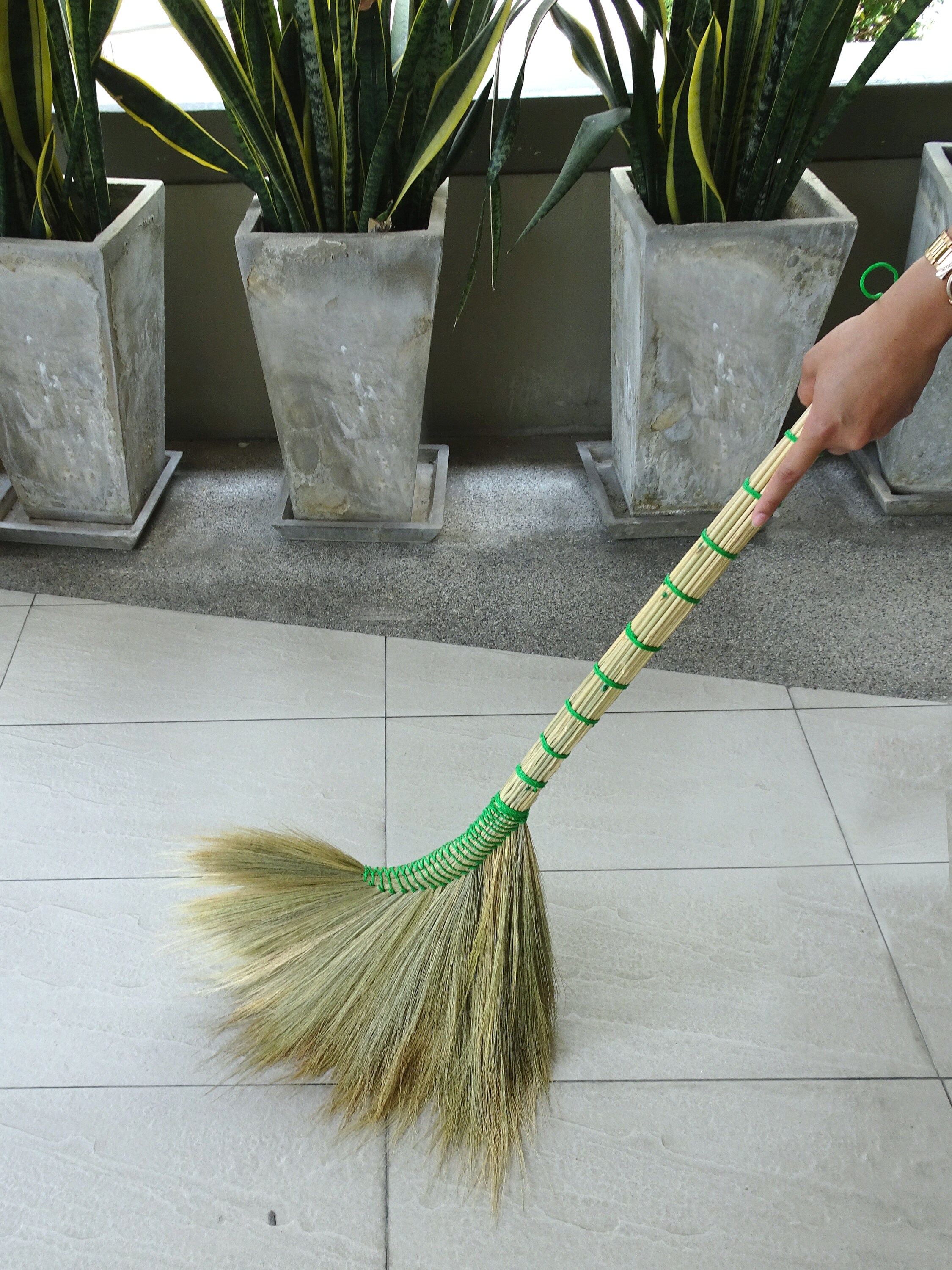 Handmade Asian Broom Thick Natural Thai Grass Broom for Sweeping