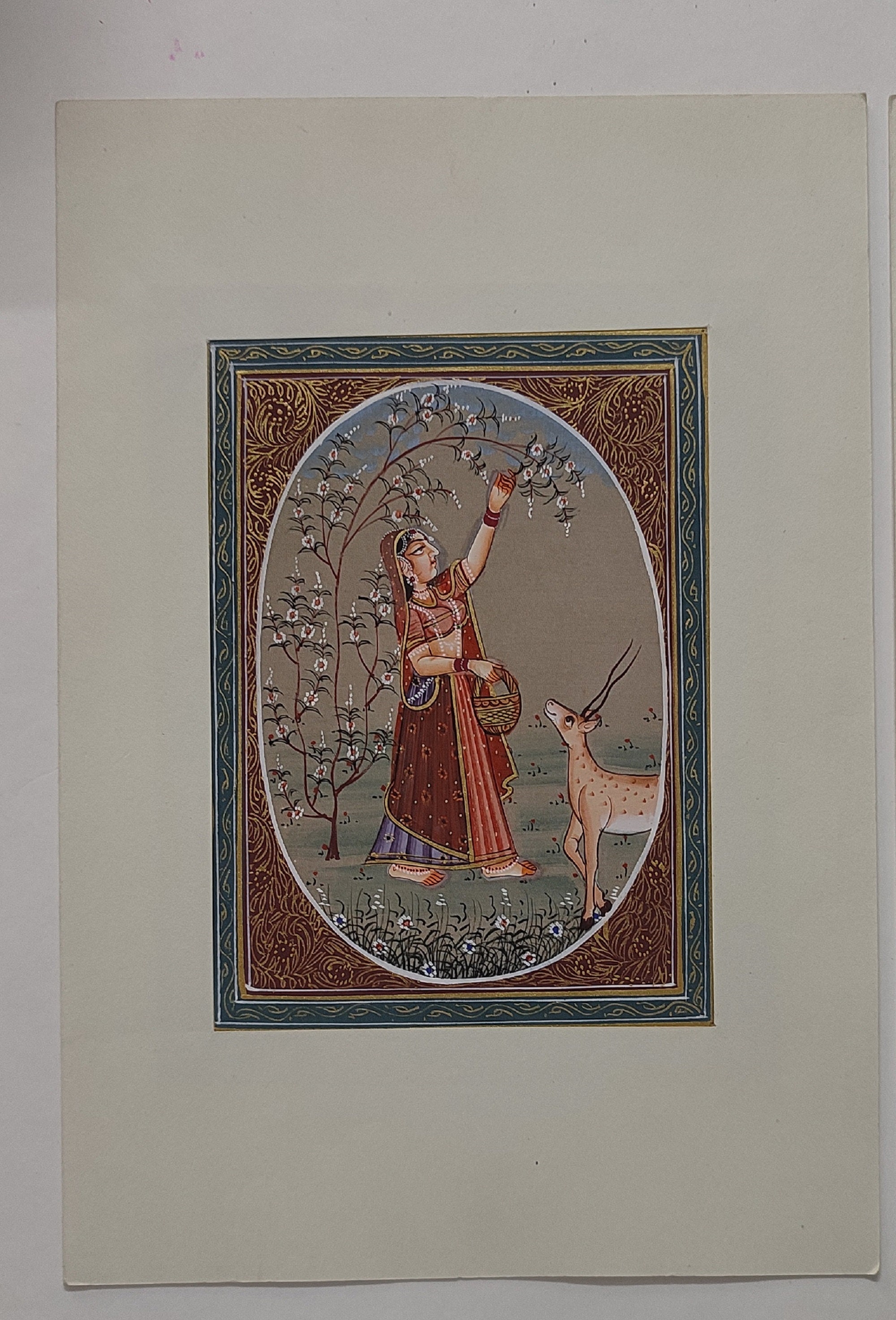 インド細密画：鹿を抱く王族の女性、絹織物アート - Etsy 日本