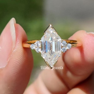 Dutch Marquise Cut Moissanite Engagement Ring 2.30 CT Step Cut Half Bezel Set Wedding Ring Fancy Long Hexagon Cut Anniversary Ring