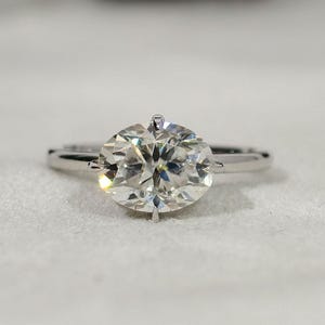 Anel de Noivado com Diamante Sintético de Corte Oval Leste-Oeste, Aliança com Halo Oculto, Anel de Proposta Solitário com Certificação IGI, Anel de Promessa Memorial