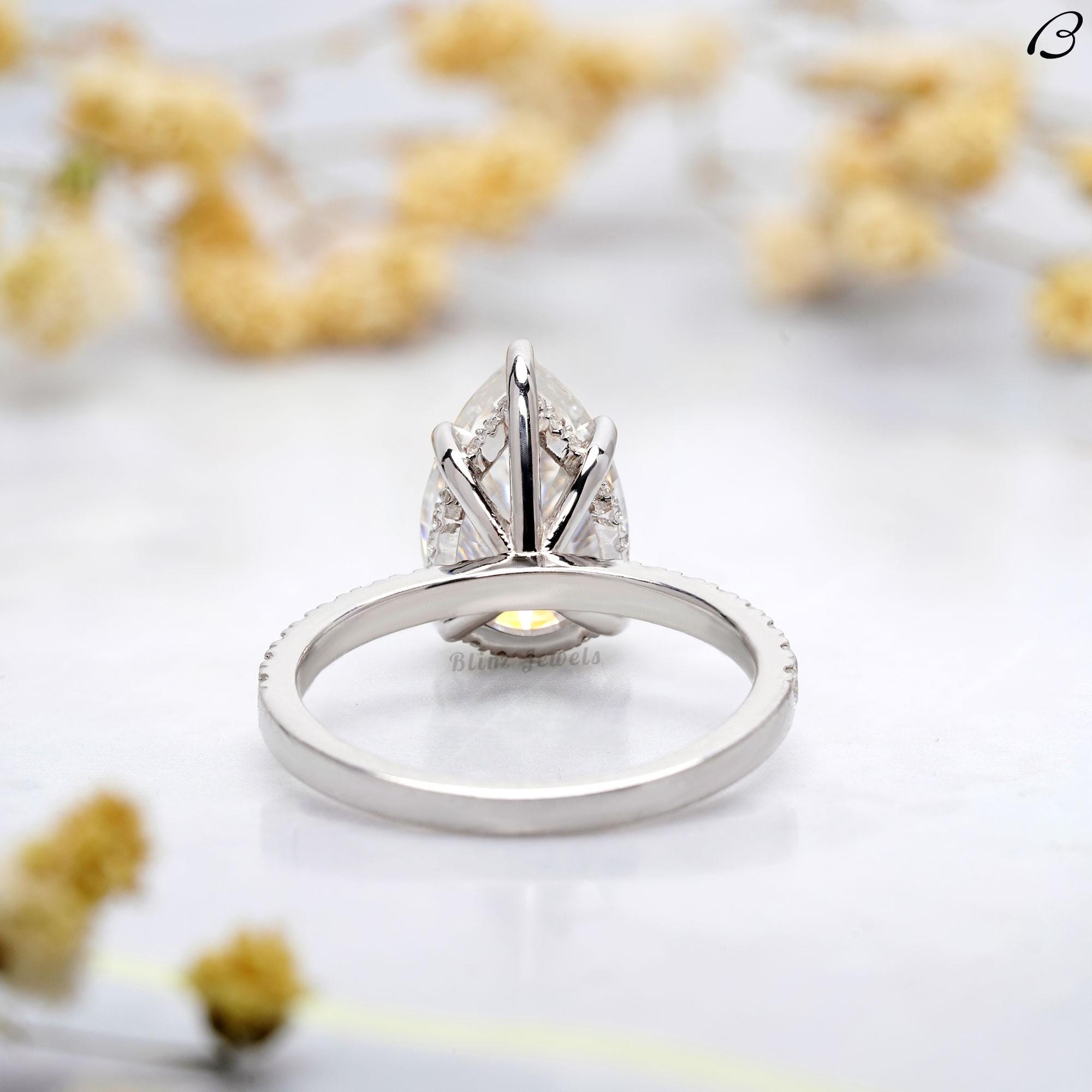 3カラットのペアカットモアッサナイトエンゲージリング、パヴェ