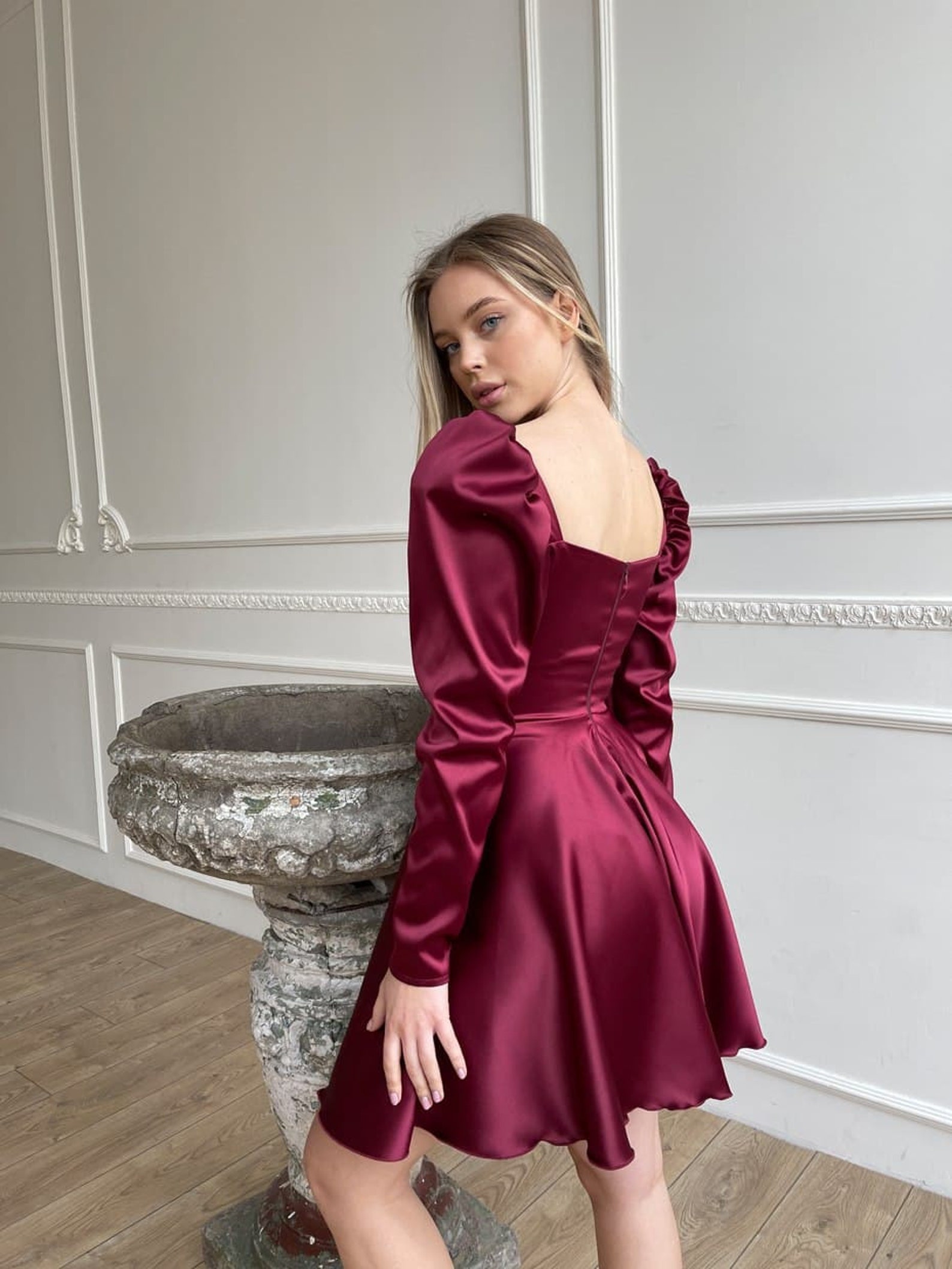 Elara | Burgundy Satin Plunge-Neck Mini Dress