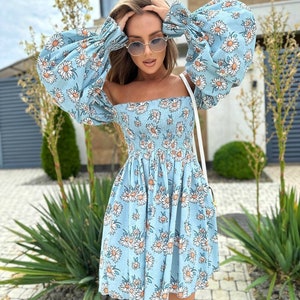 blue dress with daisy print Women Blue with White Daisy Print Wrap Ties Waist Midi Dress with Short  Puff Ruffled Sleeve