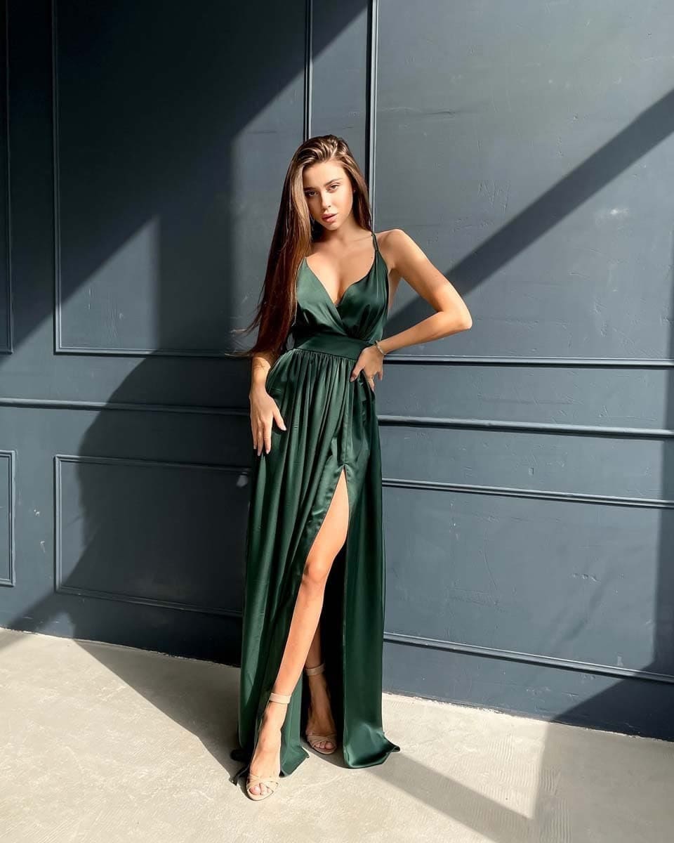 green dress