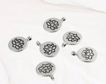 2pcs Antique Silver Tone Large Lotus Flower Charms Pendants for Necklace Making 2pcs Antique Silver Tone Large Lotus Flower Charms Pendants for Necklace Making