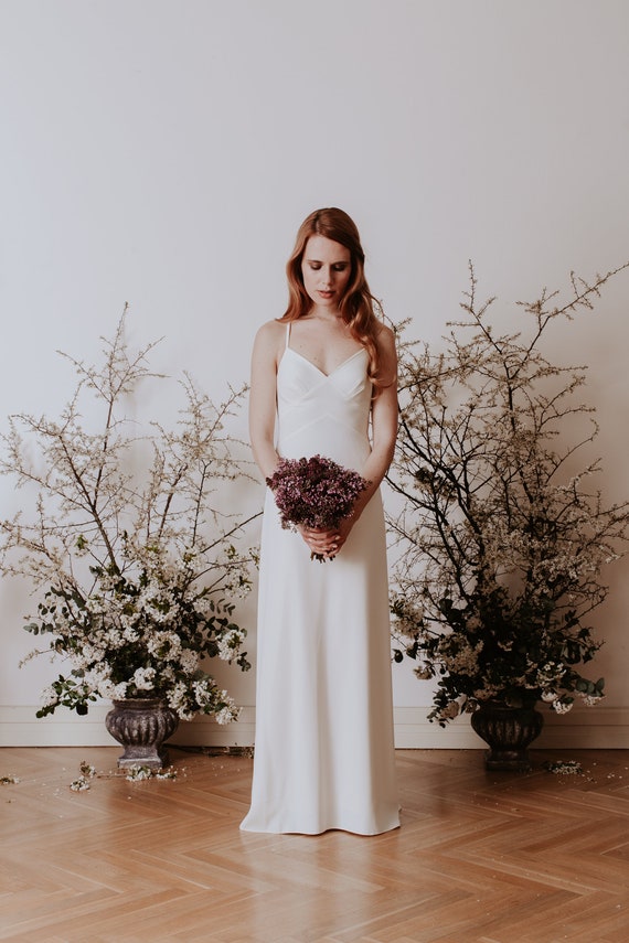 Vintage, minimalist wedding dress