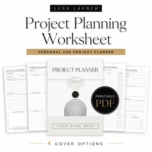 Op de afbeelding: Een digitale projectplanning werkbladset met een voorpagina met de tekst Project Planner en Your Name Here, naast interne pagina's voor weekplanning, taakregistratie en agenda's. Inclusief een zwarte ronde Printable PDF-badge.