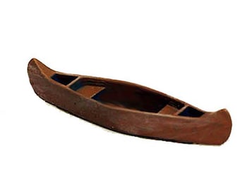 O Scale Canoe Boat comes Painted