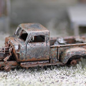 N Scale Pickup Truck 1950s SCRAPYARD Stripped down with Exposed Engine FINISHED