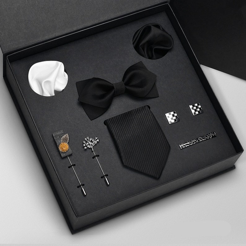 Classic Black 8 pcs Tie Set