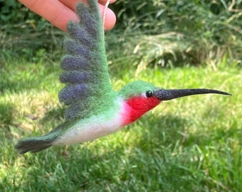 Colibrí de fieltro con aguja / HECHO A PEDIDO / Pájaro / Mini / Regalo / Peluche / Juguete / Pequeño