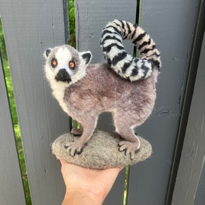 Nadel gefilzter Lemur