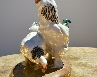 Vintage Lladro Hen Figurine: Glazed Ceramic Farm Animal (1969-1975