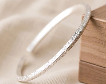 Triangle Textured Slender Bracelet|999 Pure Silver Thin Bngle|Minimalist Stackable Cuff|Personlized Brithday Gift For Her|Custom Engraving